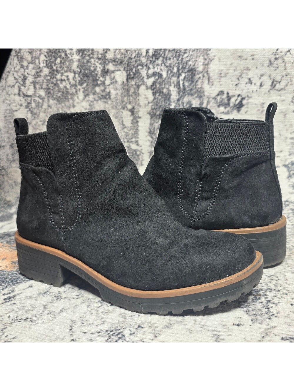 Wmn's 7.5 Sun and Stone black ankle Chelsea bootie